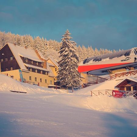 Straszny Dwor Hotel Дужники Здрой Екстериор снимка